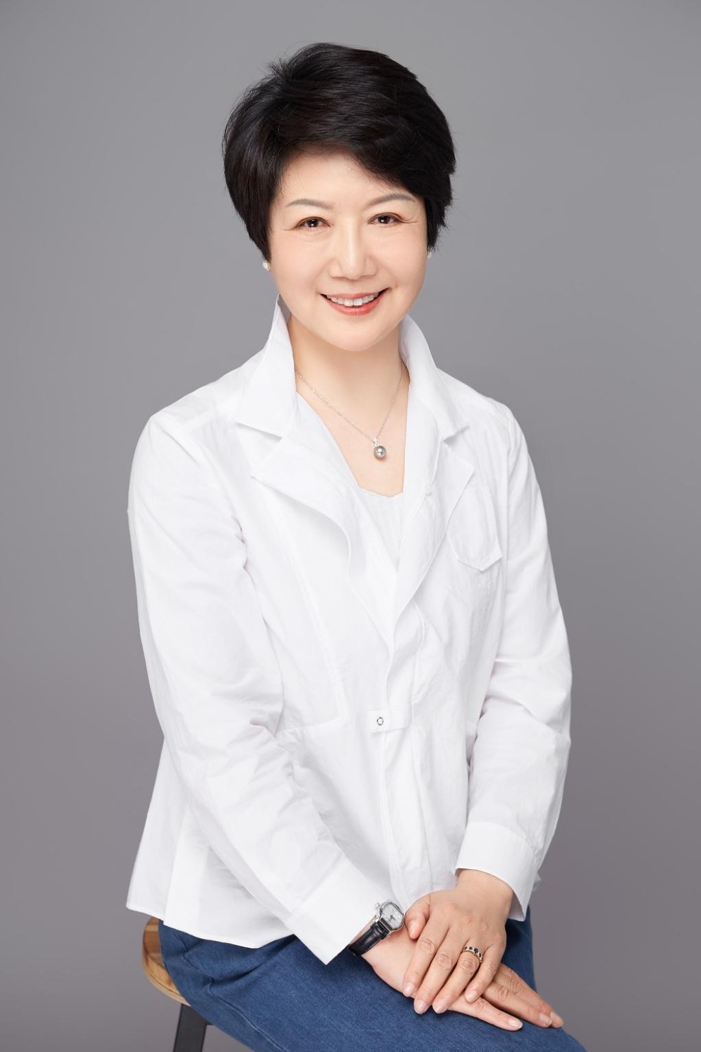 王淑芳：陕西省西安高新第一中学党总支书记、校长